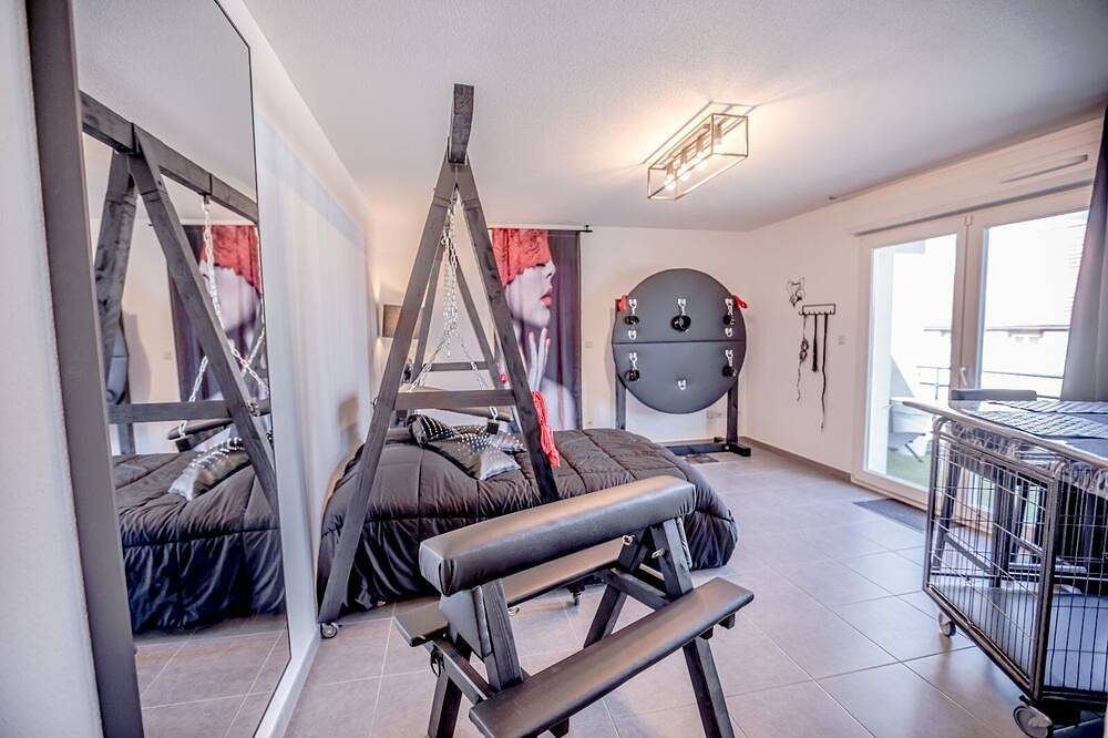 Ganze Wohnung, Projet Kuroi - Love Room - Swing, Spanking bench, Cage, Cross, Tantra in Walburg (Niederrhein Elsass), Region Weißenburg