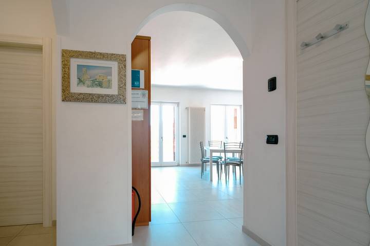 Gîte pour 4 personnes, avec vue et terrasse ainsi que vue sur le lac et jardin dans Perledo - 3