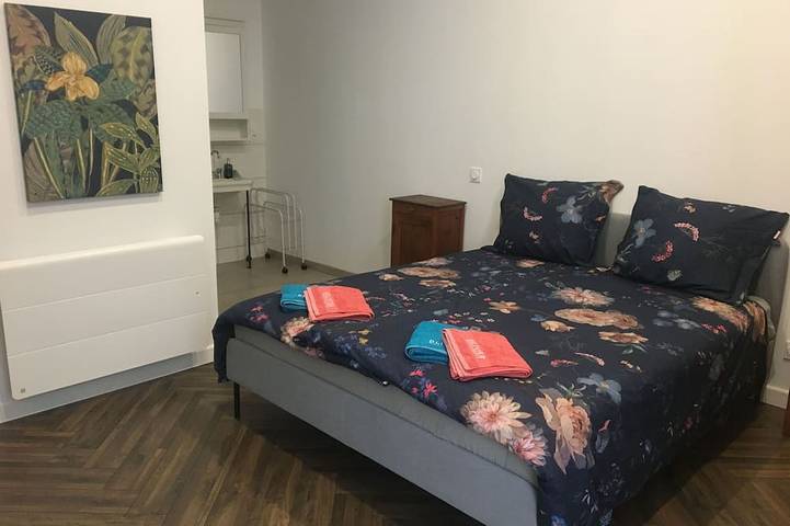 Gîte pour 2 personnes, avec jardin et terrasse à Viverols - 2