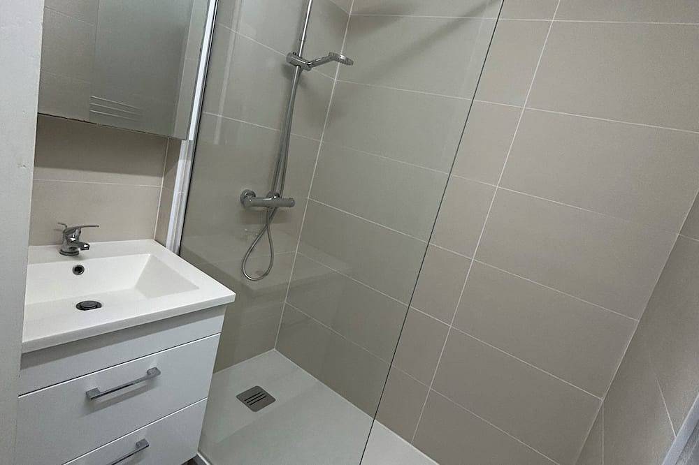 Appartement entier, A 2 minutes à pied de la plage, F2 en mezannine in Luc-sur-Mer, Région de Caen