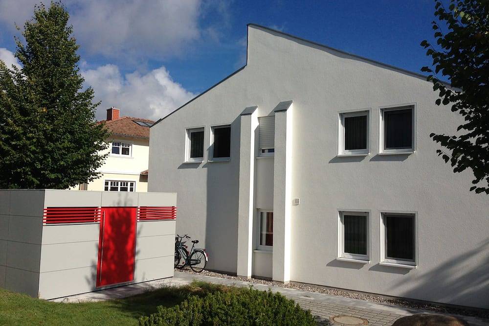 *****Haus in Binz, 3 Szi, 2 Bäder, zentrale + ruhige Lage, Sauna,Terrasse,Garten in Binz, Rügen