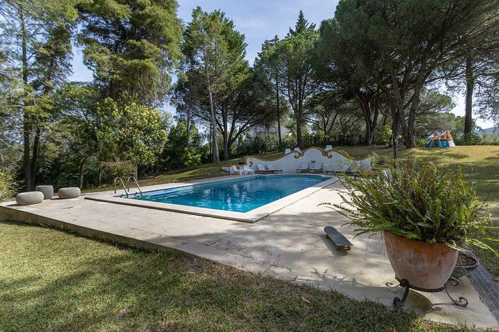 Chalet para 7 pessoas, com varanda e jardim em Azeitão
