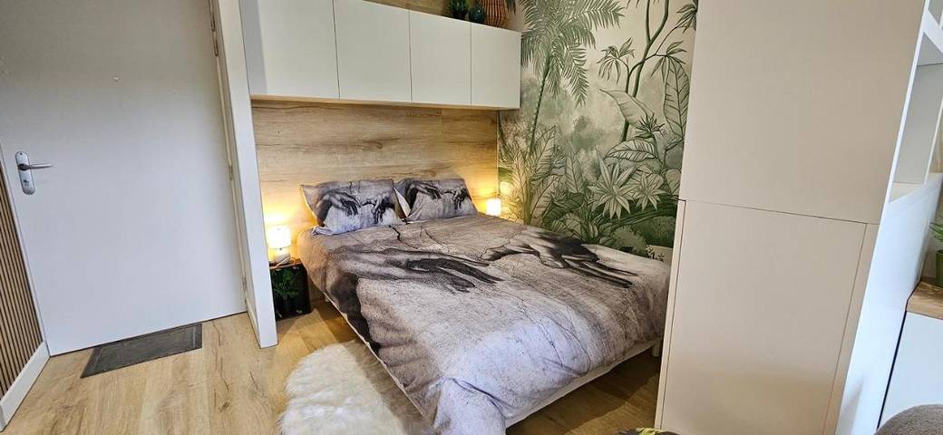 Gîte pour 2 personnes, avec vue ainsi que terrasse et vue sur le lac, animaux acceptés dans Lac de Paladru - 3