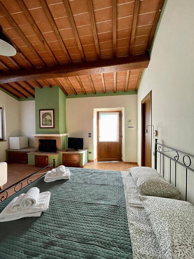 Chambre d’hôte pour 4 personnes, avec vue et jardin, animaux acceptés à Castiglione del Lago - 2