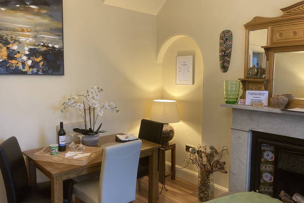 Entire apartment, Mountroyal Victorian Self Catering Apartments 3&4.  (Sleeps9.) in Belfast, County Down