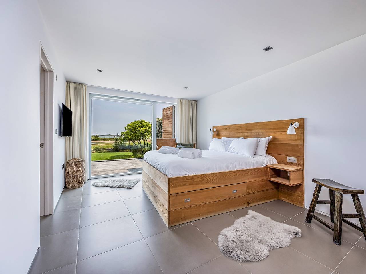 Breathtaking Home with Parking - Pass the Keys in Hayling Island, Havant