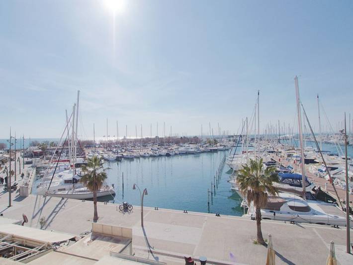 Gîte pour 4 personnes, avec terrasse dans Port de la Grande Motte