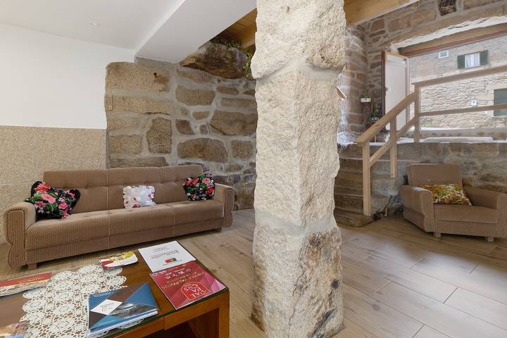 Ferienhaus 'Casa Da Marquinhas' mit Bergblick, Pool, Wlan & Klimaanlage in Valpaços, Vila Real Distrikt