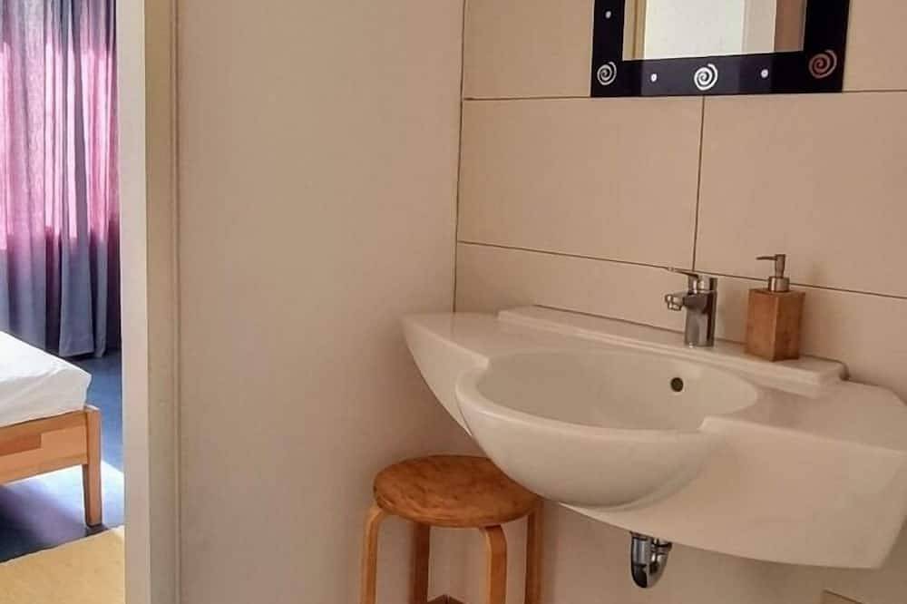 Ganze Wohnung, Doppelzimmer für 2 Gäste mit 15m² in Gomadingen (297580) in Gomadingen, Neckar-Alb