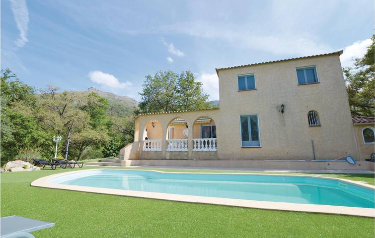 Encantador apartamento con piscina y WiFi, cerca del centro de la ciudad y del río in Ville-di-Paraso, Region de Calvi