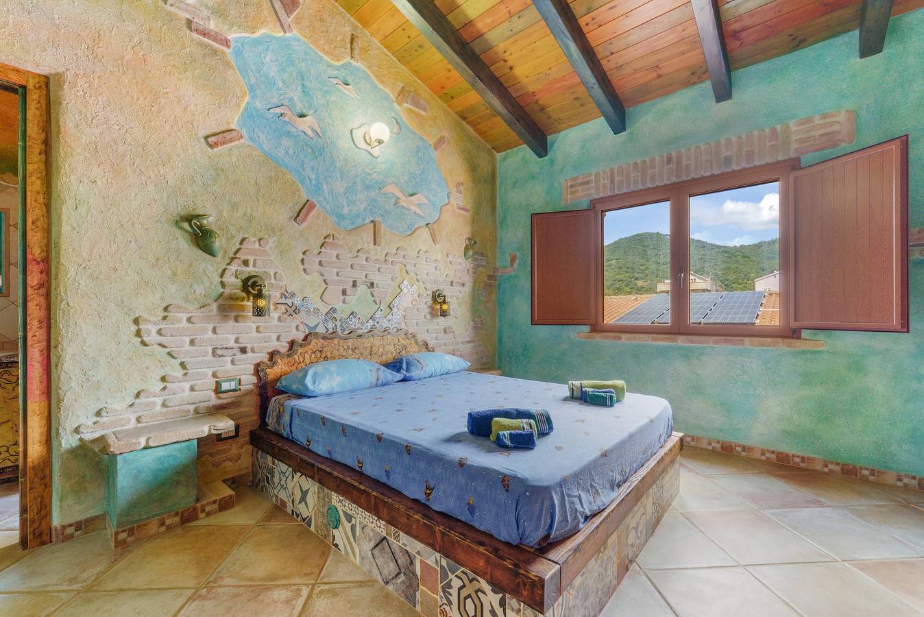 Habitación 'Battlò' con Vista a la Montaña, Terraza Compartida y Wi-Fi in Teulada (Italia), Provincia de Cagliari
