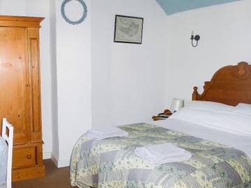 Log Cabin for 2 People in Rodney Stoke, Somerset, Photo 4
