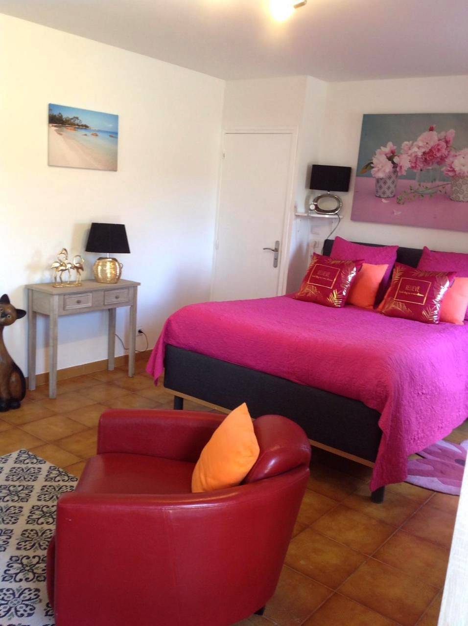 Appartement entier, Apartment with Garden View in Eccica-Suarella, Région d'Ajaccio