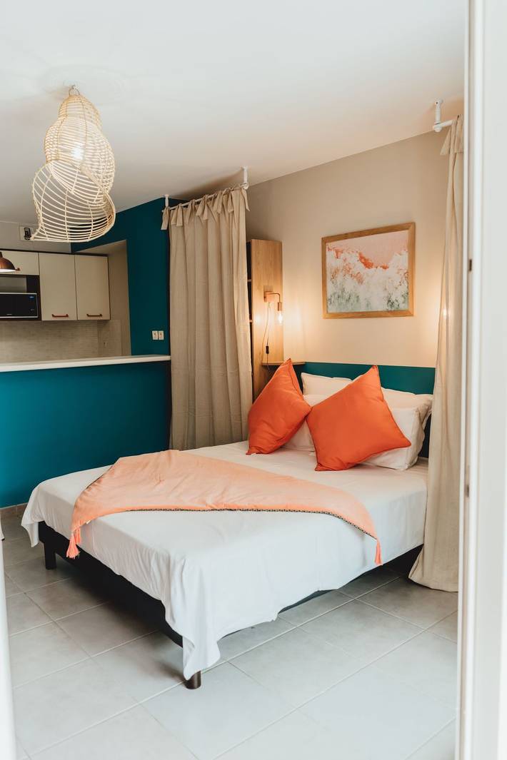 Gîte pour 3 personnes, avec jardin à La Saline les Bains - 3