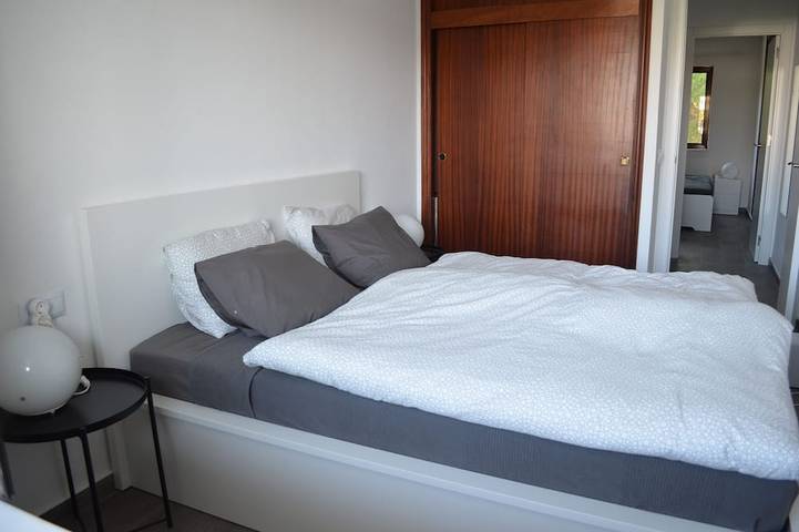 Gîte pour 4 personnes, avec piscine ainsi que jardin et balcon à Cabo Roig - 2