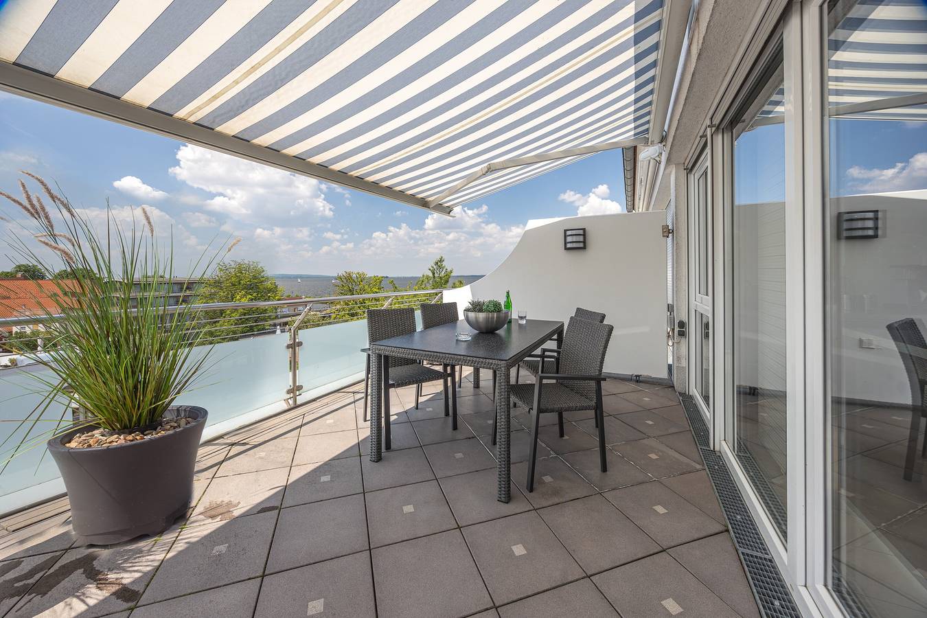 Ganze Wohnung, Ferienwohnung 'Studio Comfort' mit direktem Seeblick, Balkon und Wlan in Wunstorf, Steinhuder Meer