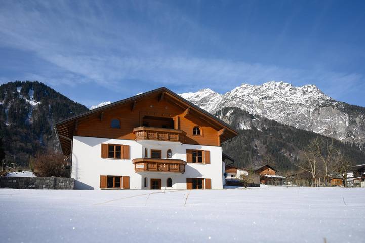Ferienwohnung für 3 Personen, mit Garten und Ausblick in Vandans