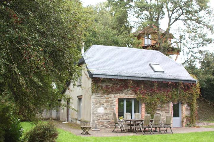 Location de vacances pour 5 personnes, avec jardin à Herbeumont