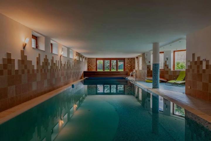 Villa pour 8 personnes, avec Balcon et Jacuzzi ainsi que Terrasse et Jardin à Budapest