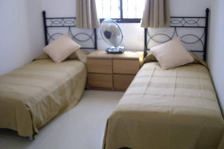 Prime Location, Htd Pool, Breathtaking Sea Views nr Beach/Marina, A/C Wifi Uktv in Playa de los Guíos, Santiago del Teide
