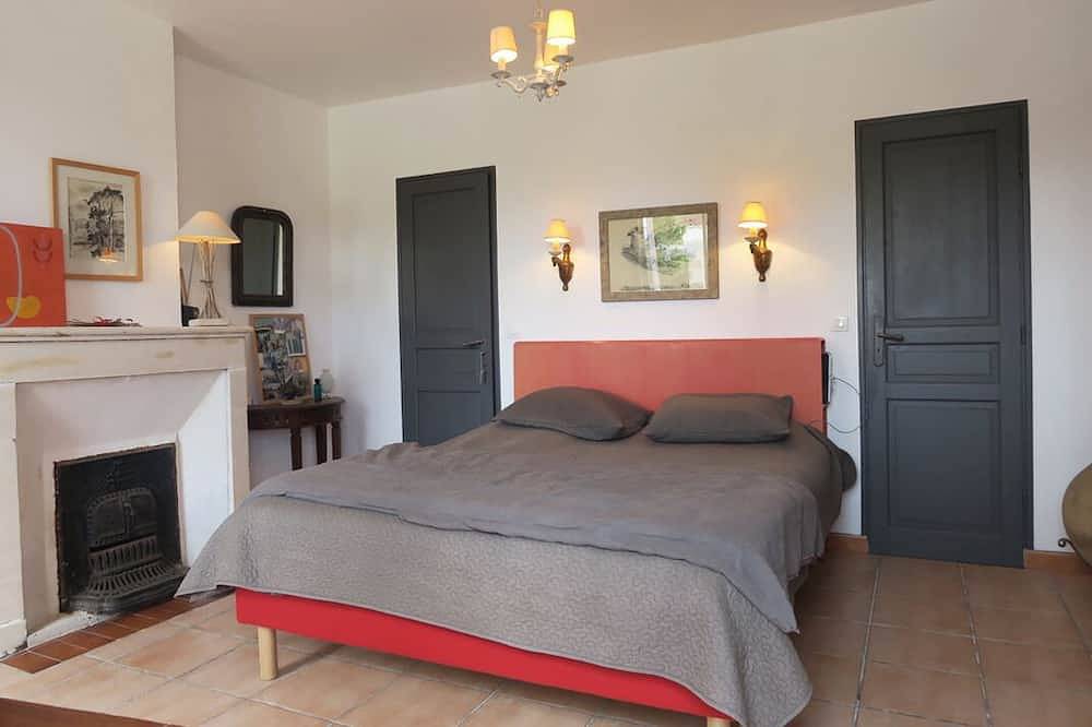 Maison de famille, centre village, avec jardin clos in Île-d'Aix, Région de Rochefort