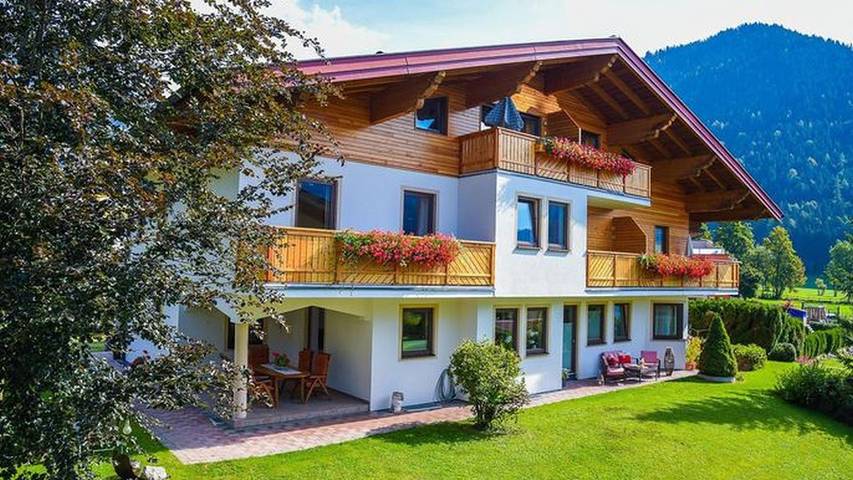 Ferienwohnung für 4 Personen, mit Balkon, kinderfreundlich in Werfenweng