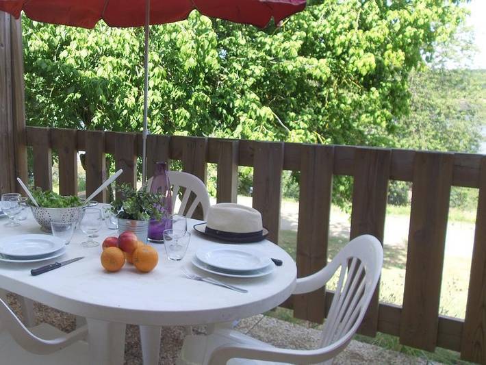 Gîte pour 5 personnes, avec bassin pour enfant dans Lac de Chambon - 3