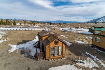 Log Cabin for 3 Guests in Mammoth Lakes, Mammoth Mountain, Picture 3