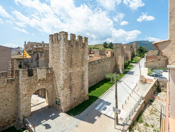 Apartamento vacacional entero, Vistas espectaculares a la muralla de Montblanc in Mont Blanc (Tarragona), Provincia de Tarragona