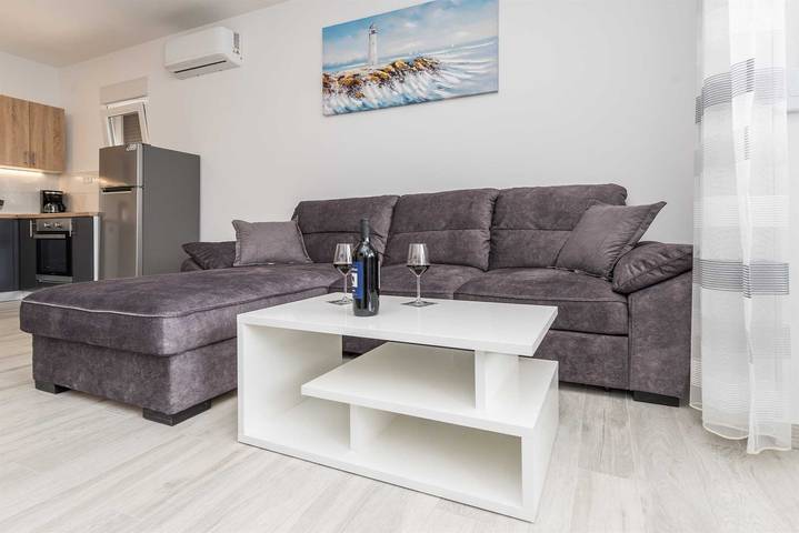 Appartement entier, Modern apartment for 4-6 persons | partial sea view in Vir