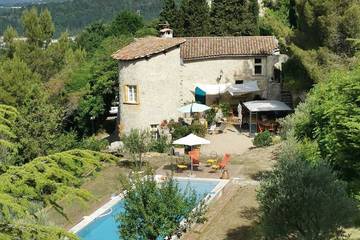 Agriturismo pour 9 personnes, avec jardin à Mirabel-et-Blacons