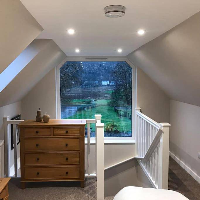 Gîte pour 2 personnes, avec jardin et vue, animaux acceptés à Callander