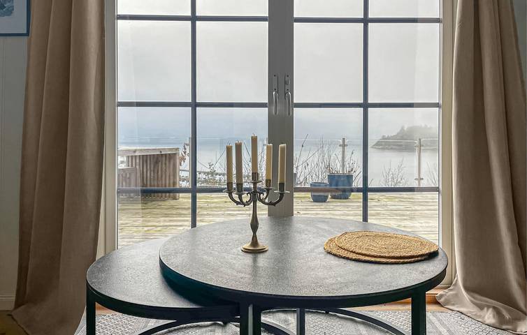 Ferienhaus für 8 Personen mit Garten in Lindesnes