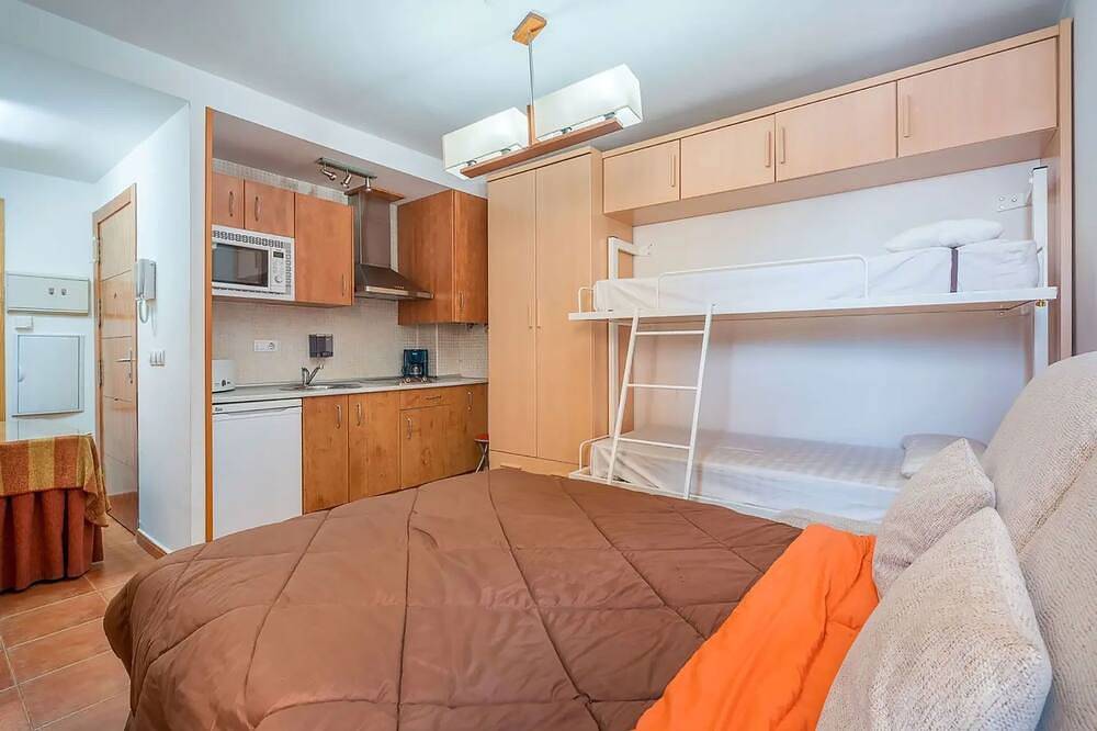 Appartamento intero, The studio apartment \"Monte Gorbea 4 E\" is located in Sierra Nevada and offers direct access to in Sierra Nevada Ski Resort, Monachil