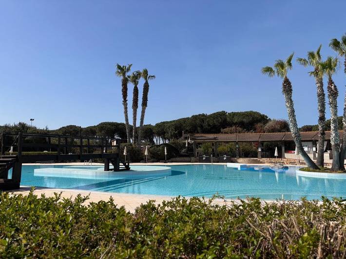 Appartamento per 3 persone, con Terrazza e Giardino nonché Piscina a Arborea