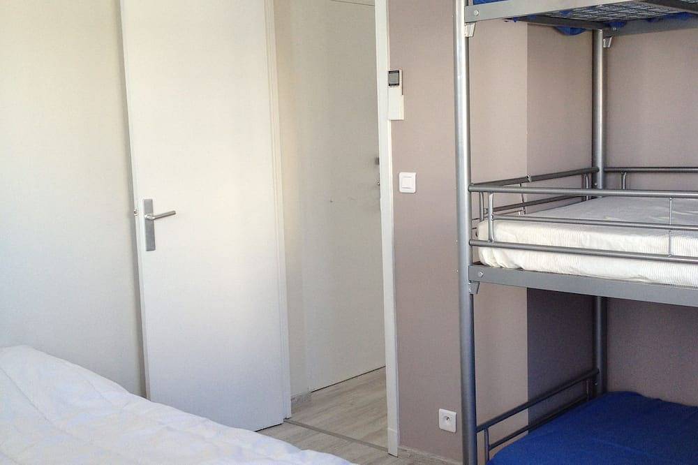 Appartement entier, Appartement climatisé, avec terrasse, plage à 50m, 1 chambre, 5/7 personnes in Juan-les-Pins, Antibes