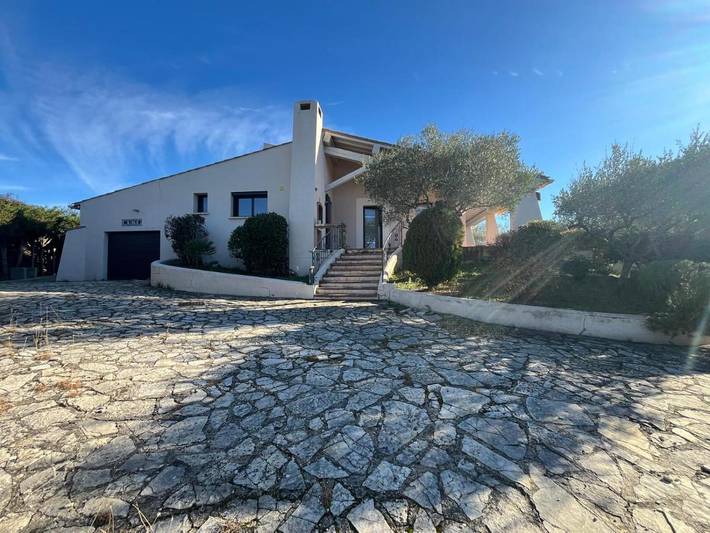 Location de vacances pour 8 personnes, avec jardin ainsi que vue et piscine, animaux acceptés à Caveirac - 3