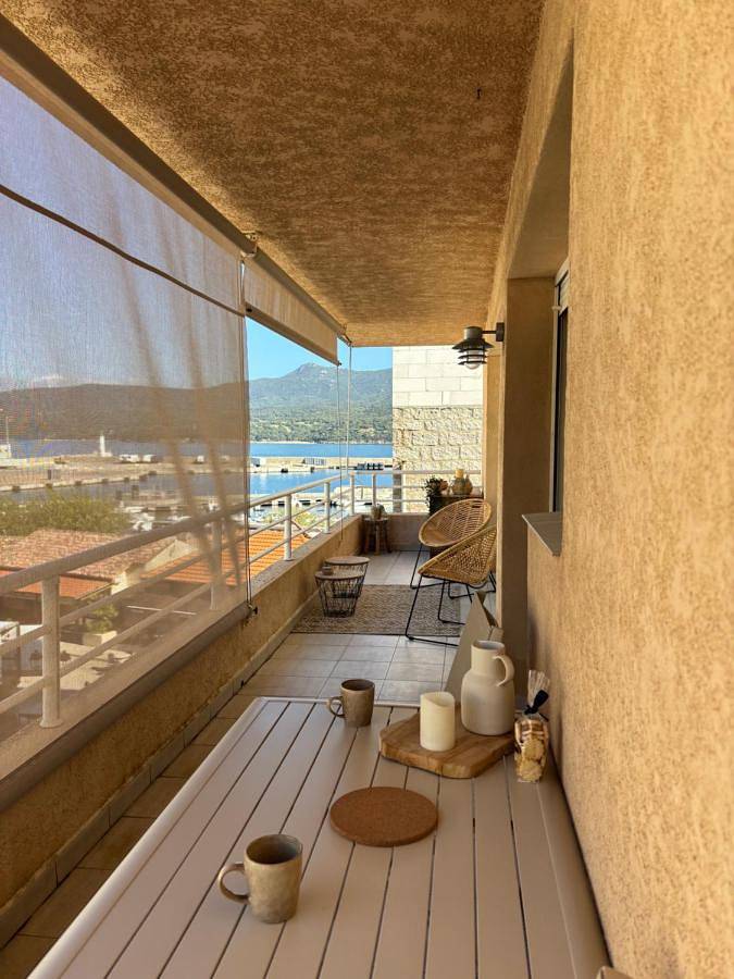 Gîte pour 6 personnes, avec balcon et vue dans Office De Tourisme De Propriano - 4