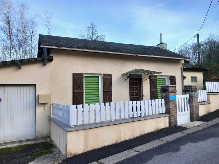 Location de vacances pour 4 personnes, avec jardin à Deville