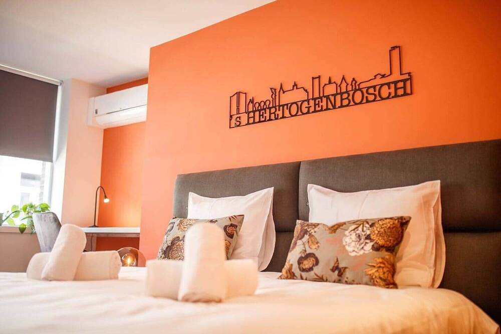 Geheel appartement, Trendy Design 55m2 Apartment with Balcony in 's-Hertogenbosch, Noord-Brabant