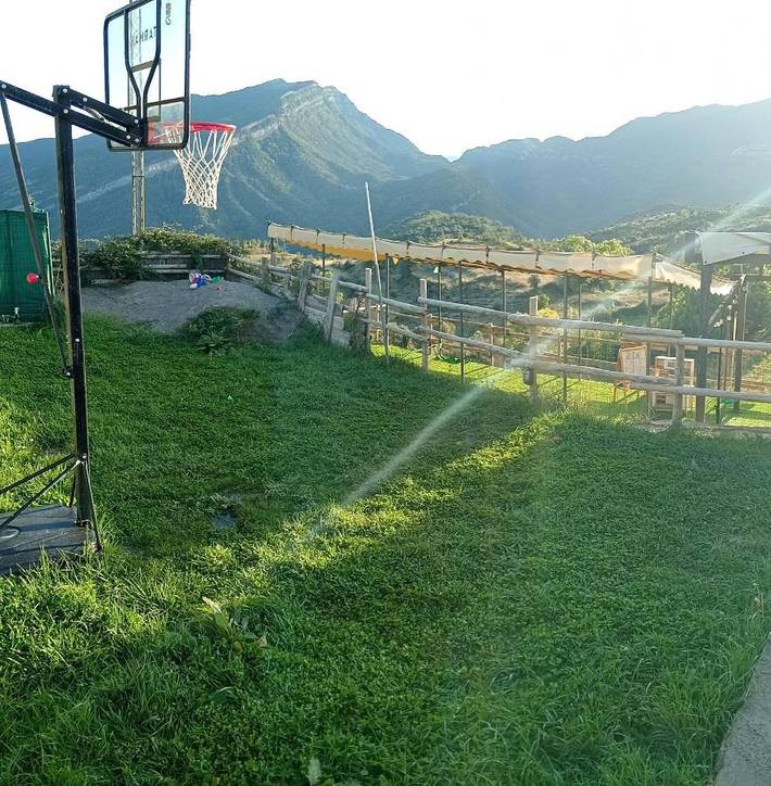 Gîte pour 8 personnes, avec Balcon et Terrasse ainsi que Jardin et Vue dans Buerba - 2