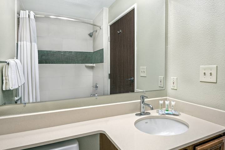 Ganzes Studio, Studio für 4 Personen mit Pool in Lubbock, Lubbock County