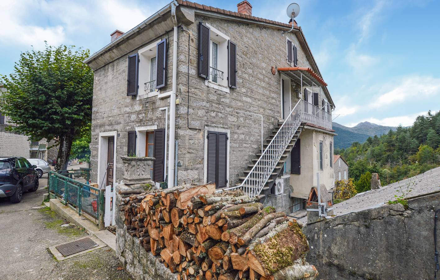 Ganze Ferienwohnung, Gemütliche Wohnung 2km von Cozzano - Parkplatz, Terrasse & AC in Ciamannacce, Regionaler Naturpark Korsika