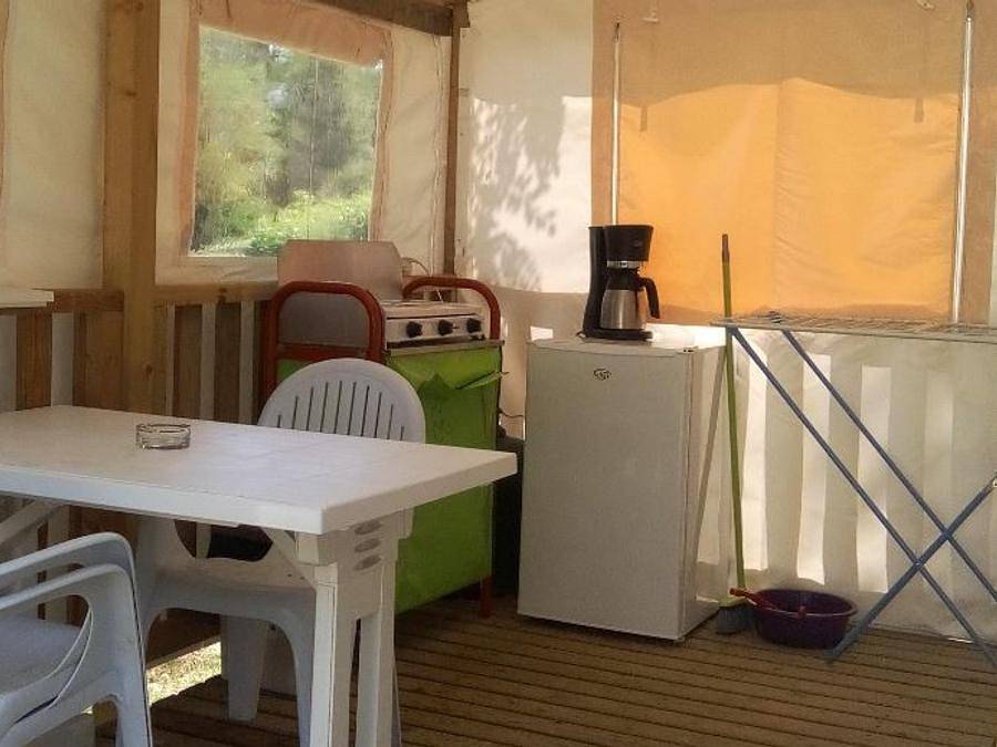 Camping du Lac - Mobilhome 2 personnes - Valentin - cuisine sur terrasse in Foix, Ariège