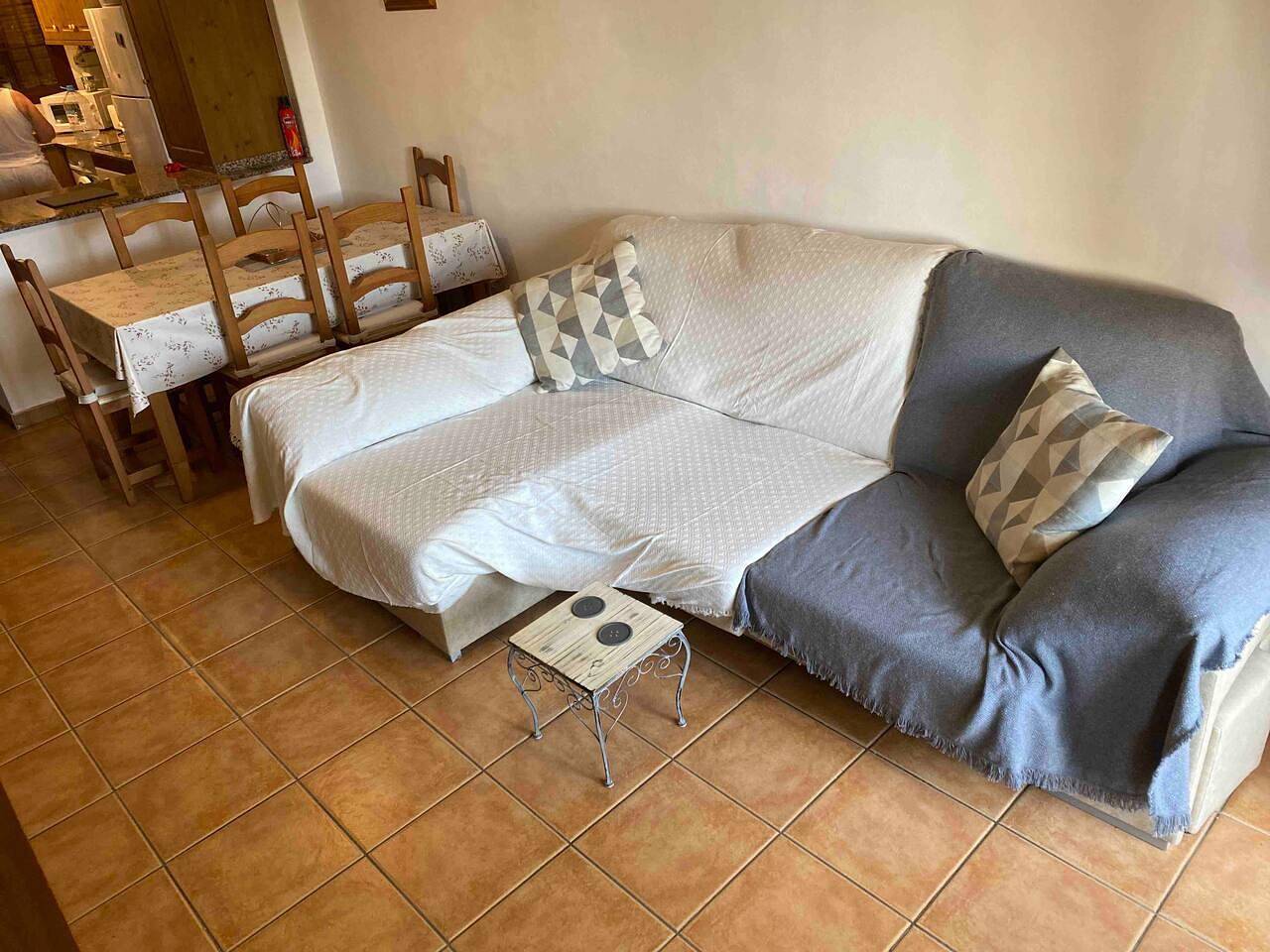 Hel ferieleilighet, Sleeps up to 6, shared pool, parking with Aircon in Roda Golf, San Javier