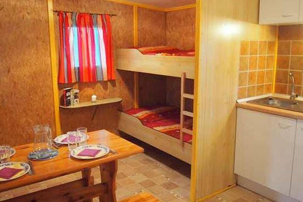 Cozy Bungalow with Terrace - 4 people in Esparron-de-Verdon, Verdon Regional Natural Park