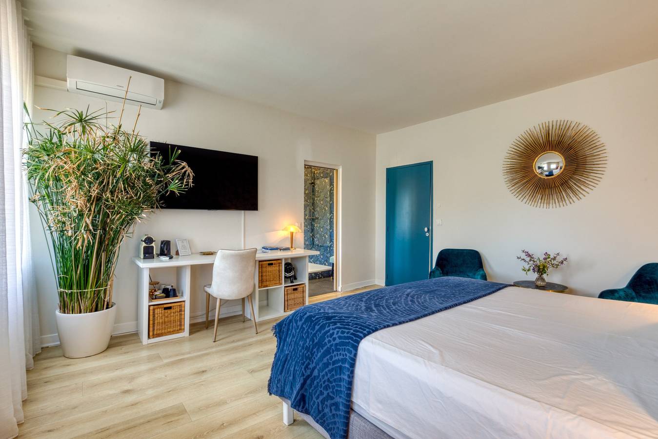 Chambre d’hôtes « La Suite Azur » avec terrasse partagée, Wi-Fi et climatisation in Gigean, Côte méditerranéenne (France)