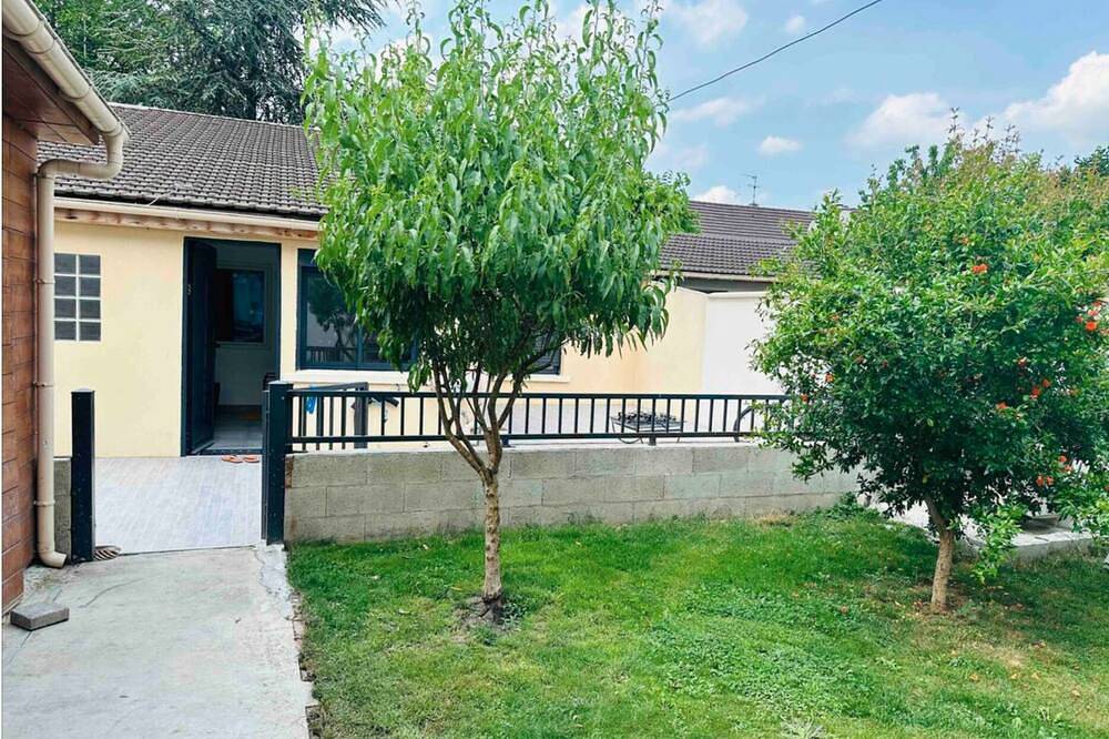 Private Room & Shared Bathroom near Cdg airport, Parc de expo, Disneyland in Tremblay-en-France, Seine-Saint-Denis