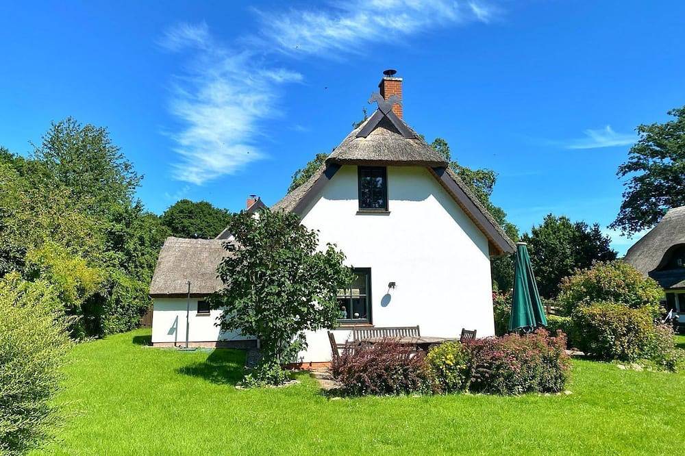 Groß Stresow - Irmi´s Kate - Ferienhaus und Doppelhaushälfte mit großem Garten - in Groß Stresow, Putbus