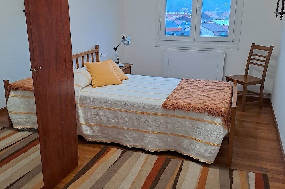 Entire apartment, Torre Plaza 5. A spacious apartment in Boiro, beaches and terraces. in Boiro, Rías Baixas